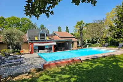 Image de Grande villa avec piscine chauffée et jacuzzi pour 15 personnes