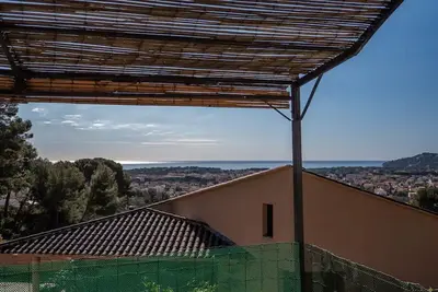 Rez de Jardin avec vue sur mer.