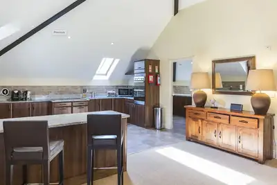 Large detached Cottage on Loch Lomond with spa