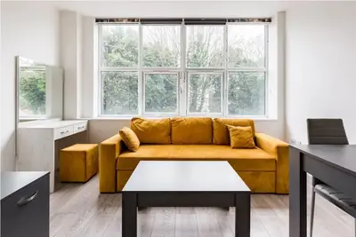 Image de Brand new large studio edgware high street