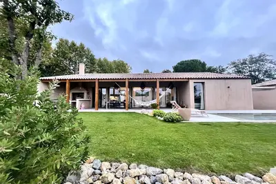 Image de Charming Mediterranean house, private swimming pool, parking.
