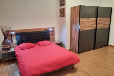 Image de Très spacieux F3 dans un château, calme et verdure. Proche Suisse