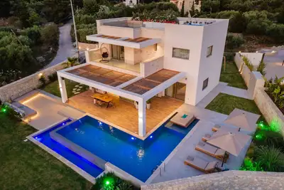 New-build Villa Logari Chania Heated private pool and Roofgarden with jacuzzi