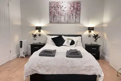 Image de Canterbury Romantic Modern Studio