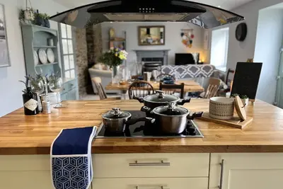 Image de Spacious 4 Bedroom Farmhouse