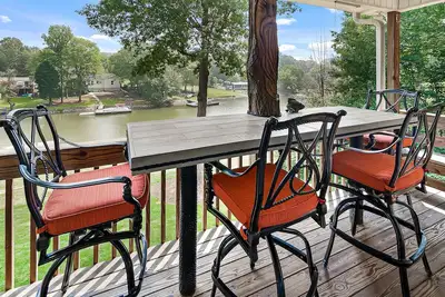 Image de Lake Norman house in quiet neighborhood