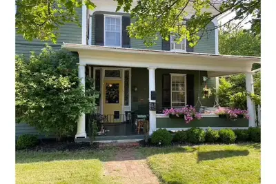 Image de The Shenandoah Basset Dacha