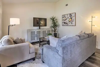 Image de Modern Alpharetta Home: Yard, Walk Downtown!