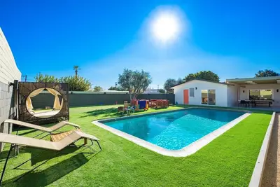 Image de Welcome to The Clubhouse. This house is an entertainer's dream