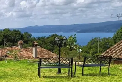 Image de La Rosa - Romantic lake view apartment