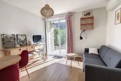 T2 avec jardin à pied des Thermes