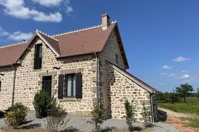 Image de Charmant gîte à la ferme avec tout confort, proche de Bourbon-l'Archambault, idéal pour randos et curistes