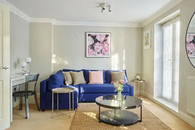 Image de Stunning 3 Bed Town House with Private Parking