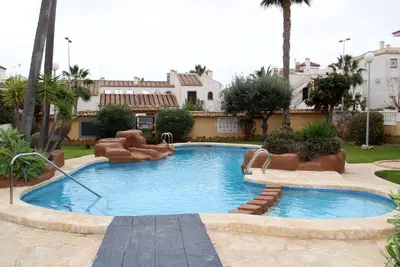 Image de 3 Bed 2 Bath Next to Communal Pool, Golf, beaches and Villamartin Plaza