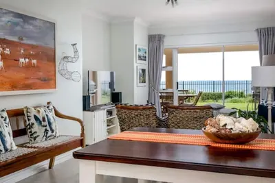 Image de 26 La Mer - Beautiful sea view ground floor