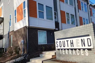 Image de Beautiful Southend townhome