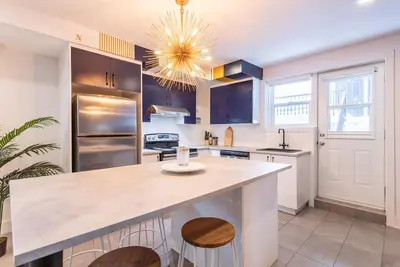 Image de Strawberry Stays! Secret to sweet dreams!