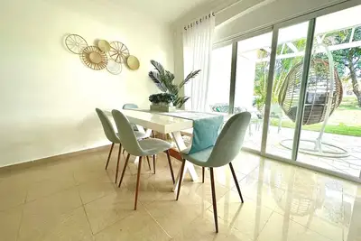 Image de Beautiful, Family-Sized Condo with Golf Course View