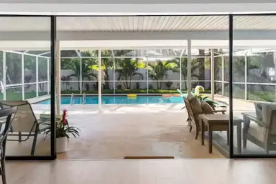 Image de Luxurious Getaway ~ 5★ Location ~ Heated Pool ~ Game Room