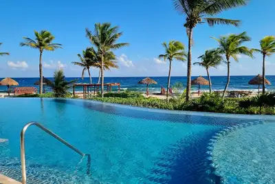 Image de Beautiful Oceanfront Condo Inside Gated Community