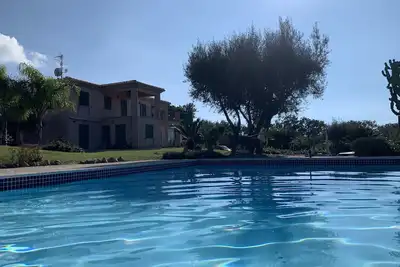 Image de Stunning apartment, sleeps 4, sea views, set in tranquil gardens with pool.