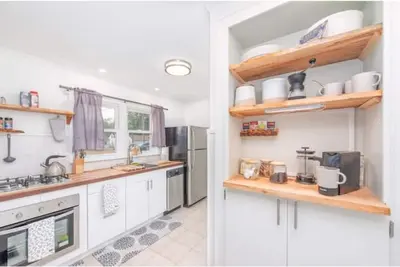 Image de Kingwood Cottage, a beautiful 2-bedroom cottage across from Kingwood