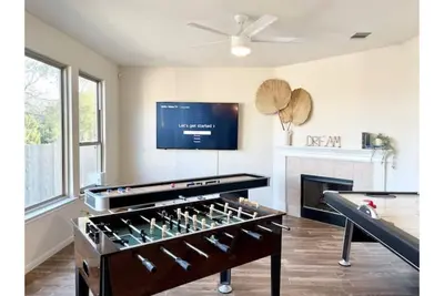 Image de Pool/hot tub Luxe Huge 4Rrms 10Beds Game rm near Kalahari!