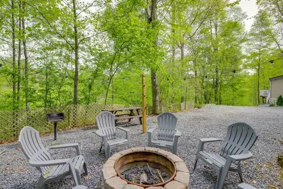 Image de 12 Mi to Dollywood: Private Sevierville Cabin!