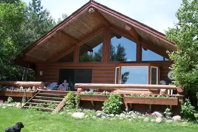 Image de Full Log Family Lodge - private dock/beach & fire pit