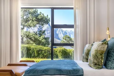 Image de Nature estate nestled in the wine valley