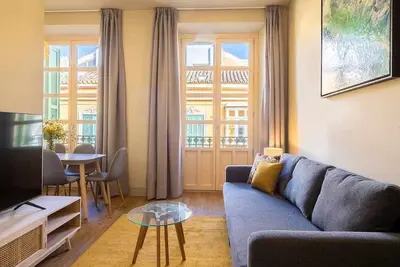 Image de 1b Elegant 3 Bedroom Downtown