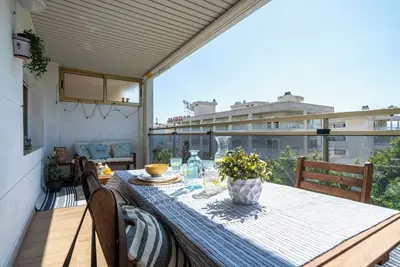 Image de Appartement \"Michelangelo, cozy apt in Salou. \" avec vue sur la mer, piscine partagée et Wi-Fi.