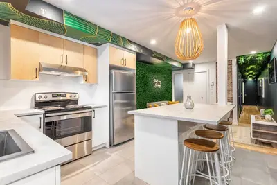 Image de Strawberry Stays! Secret to sweet dreams!