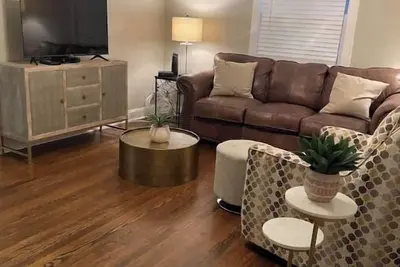 Image de Cozy Cottage Downtown Cleveland