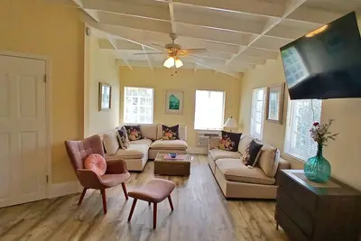 Image de Superior 2 bedrooms 2 bathrooms  Suite - Flirty Flamingos - Grand Turk Island!