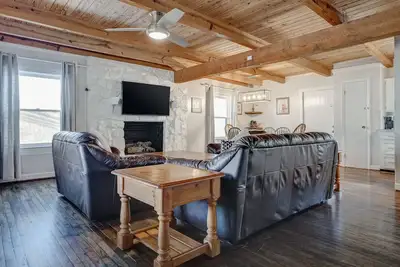 Image de 8 Bed Cabin, between Tuscaloosa and Bham, Close to Golf Courses