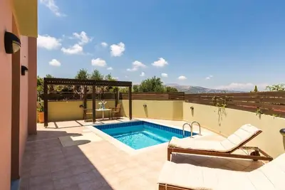 Villa Dafni, Bbq, private pool, views to Aegean sea!