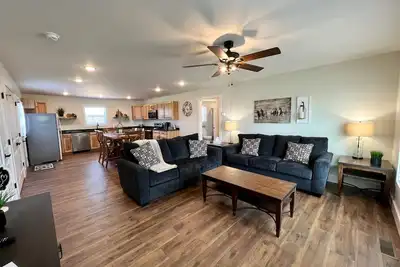 Image de New Construction! The Bluegrass Cottage. 1. 3 miles to Lee's Ford Marina/Ramp