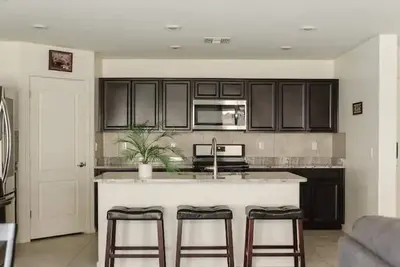 Image de New, large, and beautiful house on the East side of Tucson