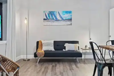 Image de New Cottage for 3 - pet friendly, 4 mi to beach #7.