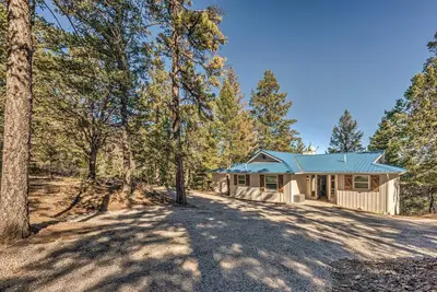 Image de Marvelous Alto Abode 1. 5 Miles to Ski Run Road!