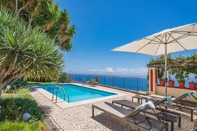 Image de Magnificent Funchal Villa | Quinta D'Alegria | 4 Bedrooms | Panoramic Sea & City Views | Short Drive to Centre