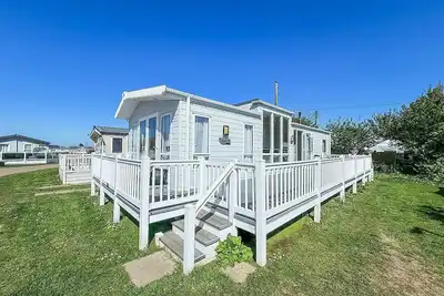 Image de Stunning caravan with decking nearby Scratby beach in Norfolk ref 50001bM