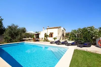 Image de Charming Countryside Villa, A/C, Private Pool, Ideally Located between Old Town Pollenca & Beaches!