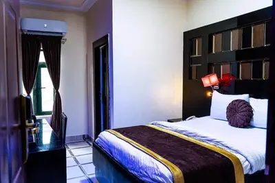 Image de Where Elegance, Comfort, and Prestige Meet.