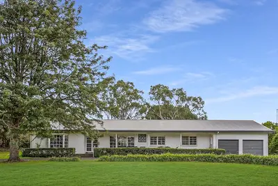 Image de Gorgeous two bedroom home with lake views!