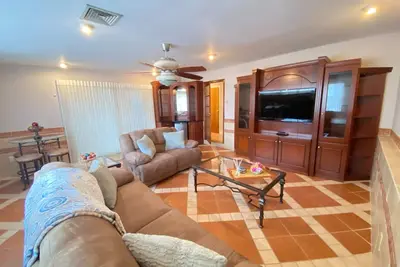 Image de Huge 4br/2Bath/Free Parking/Nyc/ Ewr/ MetLife/ 2 King Beds!