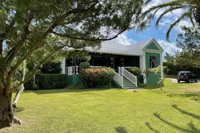 Image de Pembroke Villa - Business and Vacation Home