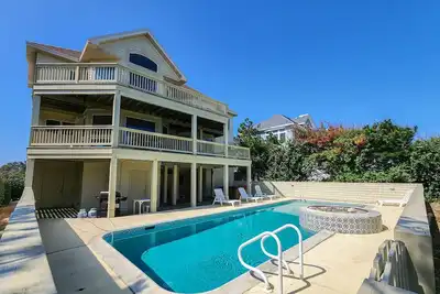 Image de Ocean Star - Kick back, relax and enjoy ocean to sound views from this Corolla home!