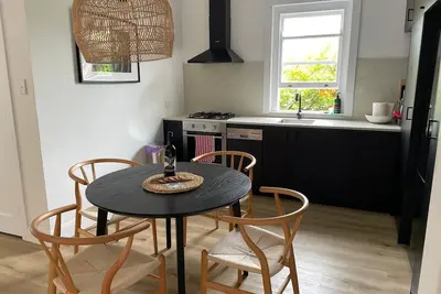 Image de Sunny 2 bedroom flat 200m from Manly beach